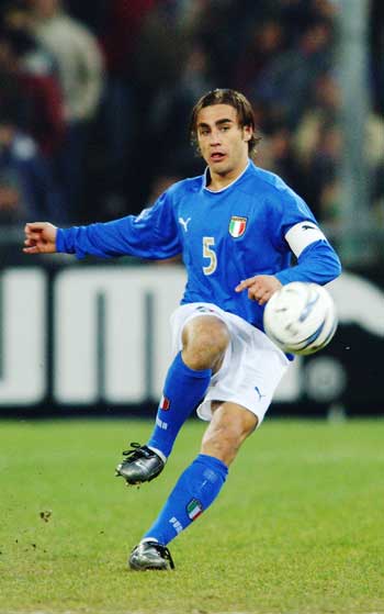 据突显了他 据突显了他